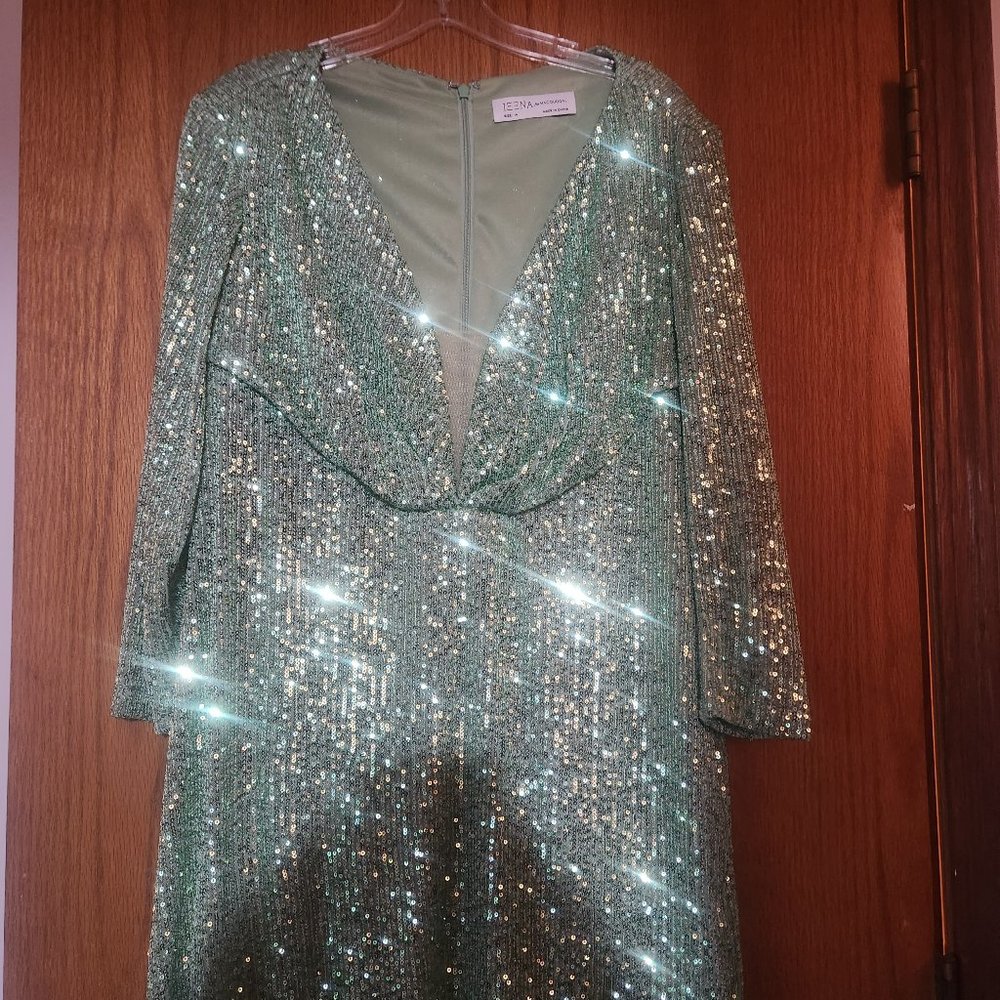 Dress - Picture 2 of 6